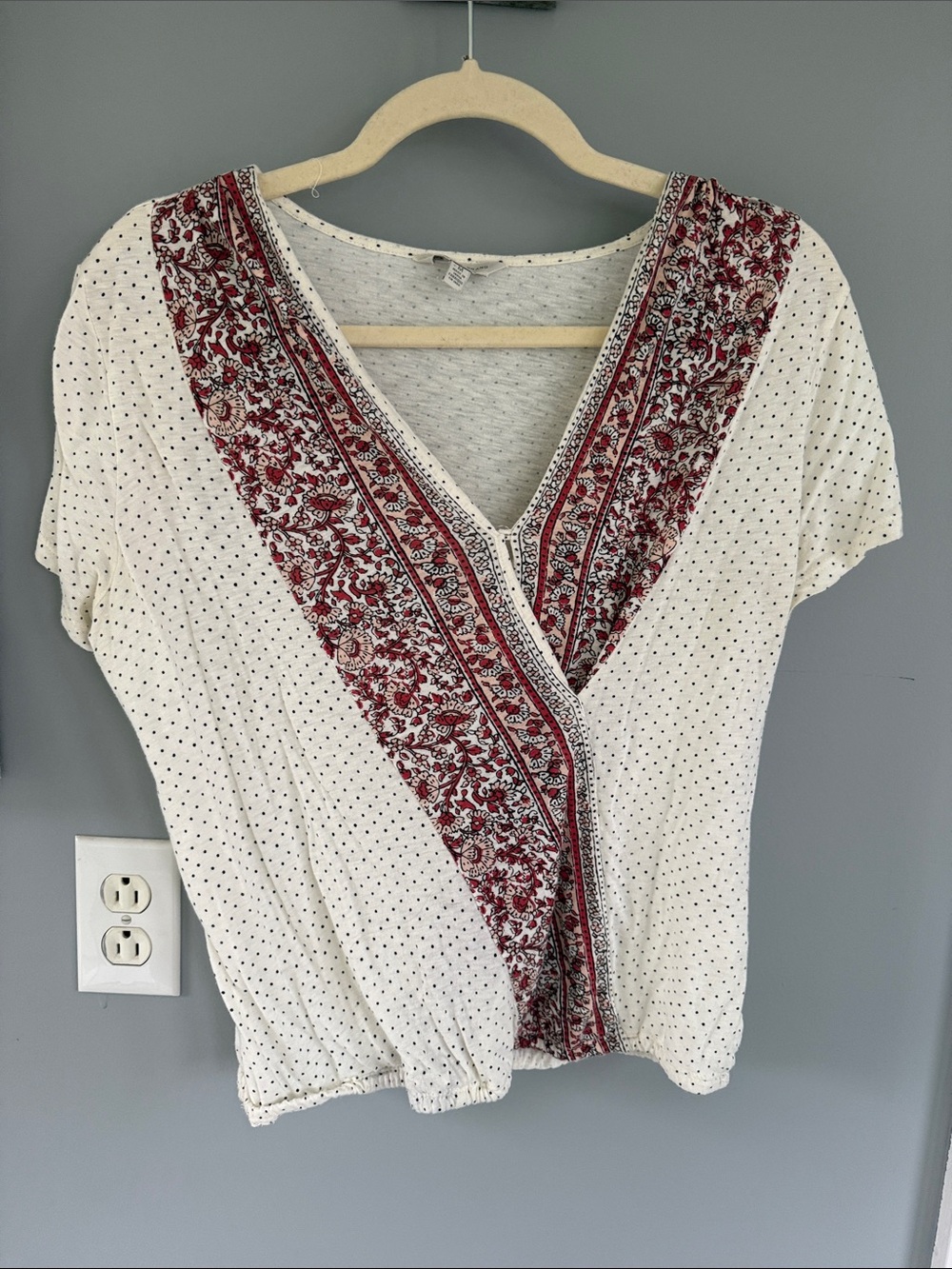 Lucky Brand Women’s Cream V-Neck Top with Red Floral Trim